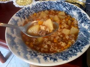 Quantas calorias em 1 Porçoes Sopa De Carne Com Chuchu E Batata?