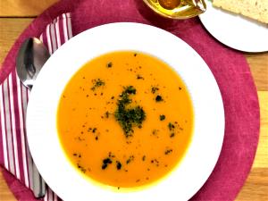 Quantas calorias em 1 Porçoes Sopa De Cenoura Com Gengibre E Laranja?