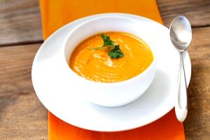 Quantas calorias em 1 Porçoes Sopa De Cenoura?