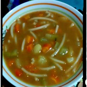 Quantas calorias em 1 Porçoes Sopa De Feijão Com Carne Legumes E Macarrão?