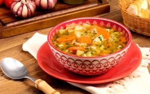 Quantas calorias em 1 Porçoes Sopa De Frango Com Legumes?