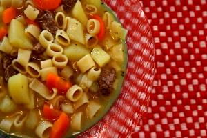 Quantas calorias em 1 Porçoes Sopa De Legumes Com Macarrão E Músculo?