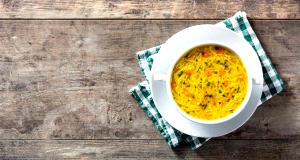 Quantas calorias em 1 Porçoes Sopa De Legumes, Frango E Macarrão İntegral?