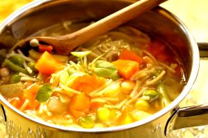 Quantas calorias em 1 Porçoes Sopa De Legumes, Macarrão E Carne?