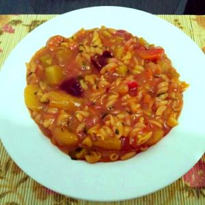 Quantas calorias em 1 Porçoes Sopa De Macarrão İntegral Com Beterraba, Cenoura E Tomate?