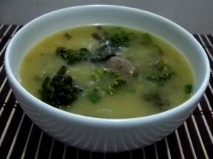 Quantas calorias em 1 Porçoes Sopa De Mandioca Com Brócolis (Detox)?