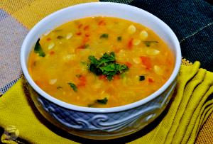 Quantas calorias em 1 Porçoes Sopa De Tomate, Abobrinha E Alho Poró?