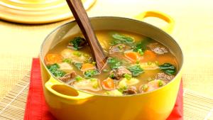 Quantas calorias em 1 Porçoes Sopa Mandioca Com Legumes?