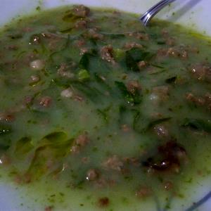 Quantas calorias em 1 Porçoes Sopa Verde Com Carne Moida?