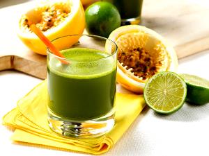 Quantas calorias em 1 Porçoes Suco De Couve Com Maracuja E Limão?