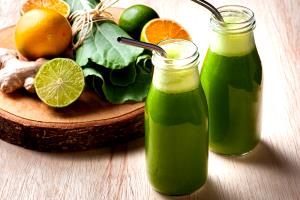 Quantas calorias em 1 Porçoes Suco De Couve Detox?