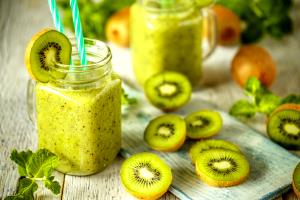 Quantas calorias em 1 Porçoes Suco De Kiwi Com Cenoura?