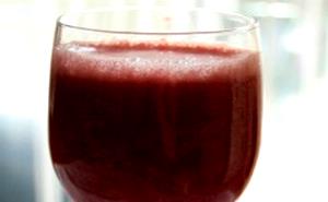 Quantas calorias em 1 Porçoes Suco De Morango Com Água De Coco?