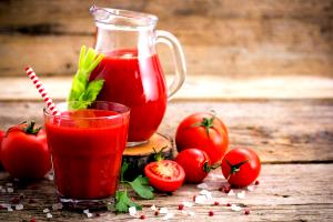 Quantas calorias em 1 Porçoes Suco De Tomate?