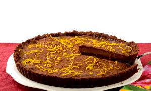 Quantas calorias em 1 Porçoes Torta De Chocolate Belga?