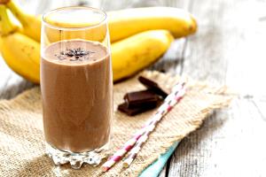 Quantas calorias em 1 Porçoes Vitamina De Banana Com Chocolate?