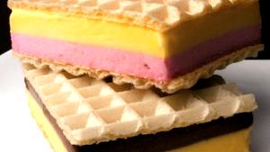 Quantas calorias em 1 Porção (70,0 G) Sanduíche de sorvete?