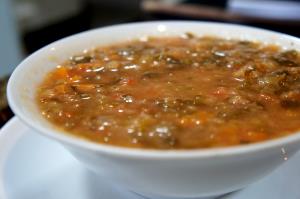 Quantas calorias em 1 pote (400 g) Sopa Legumes?