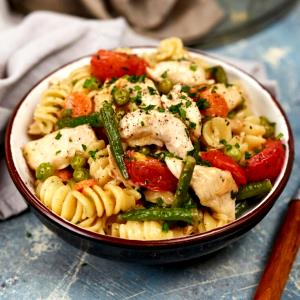 Quantas calorias em 1 prato (400 g) Chicken Pasta Primavera?