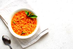 Quantas calorias em 1 prato de sopa (80 g) Spaghetti de Milho?