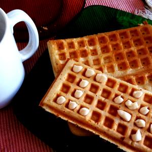 Quantas calorias em 1 Quadrado (Quadrado De 10 Cm) Waffles Simples Torradas (Congelado)?