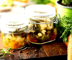 Quantas calorias em 1 Receita Completa Pickles De Legumes Fáceis E Rápidos?