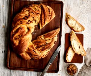 Quantas calorias em 1 Receita Completa Pão De Cebola Com Massa-Mãe?