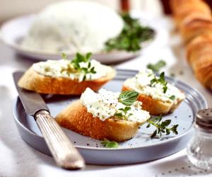 Quantas calorias em 1 Receita Completa Queijo-Creme Com Ervas?