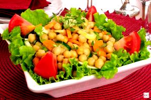 Quantas calorias em 1 salada (362 g) Salada à Brasileira?