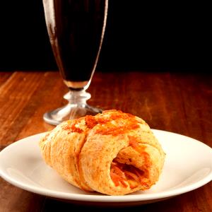 Quantas calorias em 1 salgado (40 g) Croissant Integral Peru com Requeijão?