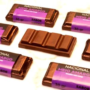 Quantas calorias em 1 tablete (30 g) Chocolate Meio Amargo?