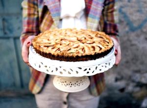 Quantas calorias em 1 Torta (25 Cm De Diâmetro) Torta de Maçã (Duas Crostas)?