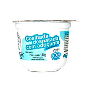 Quantas calorias em 1 unidade (140 g) Coalhada Desnatada com Adoçante?