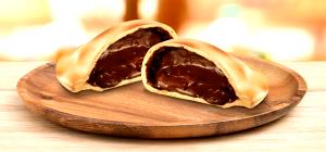 Quantas calorias em 1 unidade (140 g) Kalzone de Chocolate?