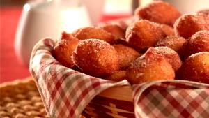 Quantas calorias em 1 unidade (25 g) Bolinho de Chuva?