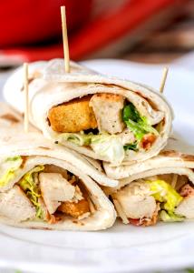 Quantas calorias em 1 unidade (265 g) Wrap Chicken Caesar?