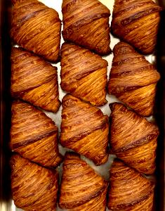 Quantas calorias em 1 unidade (37 g) Croissant Parisiense?