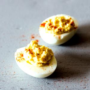 Quantas calorias em 1 Unidade Deviled Eggs?