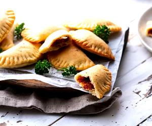 Quantas calorias em 1 Unidade Empanadas Vegan Com Recheio De Cogumelos E Pimento?