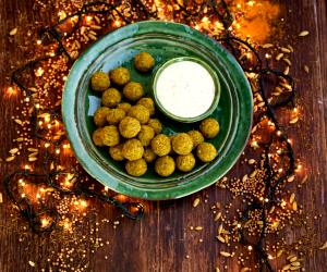 Quantas calorias em 1 Unidade Falafel Verde Com Molho De Requeijão?