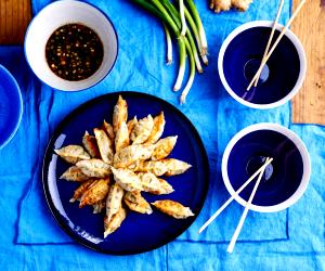 Quantas calorias em 1 Unidade Gyozas De Porco Com Molho De Soja?