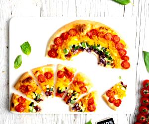 Quantas calorias em 1 Unidade Piza Arco-Íris Vegetariana?