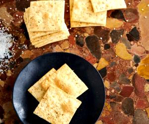 Quantas calorias em 1 Unidades Crackers De Sésamo?