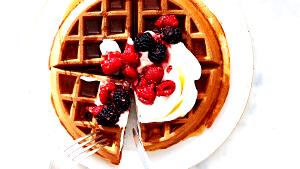 Quantas calorias em 1 Waffle Congelada Waffle com Frutas?