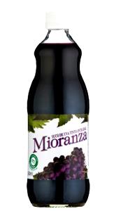 Quantas calorias em 1 Xícara (240 Ml) Suco de Arando-Uva (Engarrafado)?