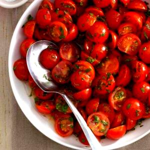 Quantas calorias em 1 Xícara, Cereja Tomates Vermelhos?