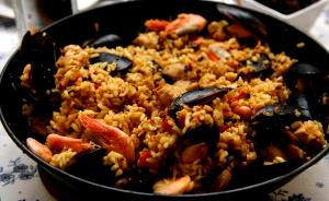 Quantas calorias em 1 Xícara Paella?