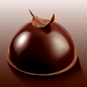Quantas calorias em 1 Xícara, Pedaços Grandes Doces de Chocolate (Meio Amargo)?