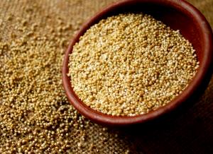 Quantas calorias em 1 Xícara Quinoa?