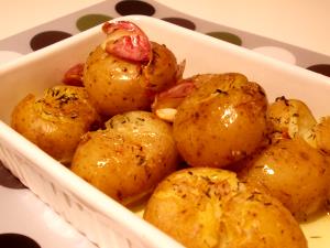 Quantas calorias em 100 G Batata no Forno (Casca Consumida)?